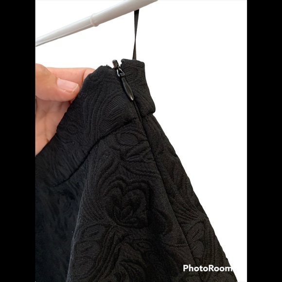 Vero Moda high waisted flared skirt. - Picture 2 of 5